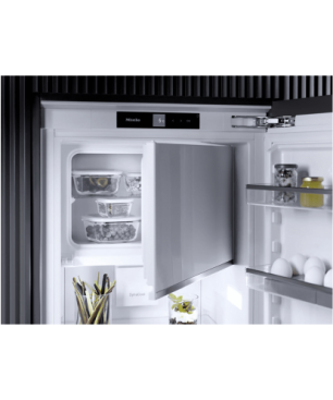 MIELE K 7444 D Kühlschrank (D, 1395 mm hoch, k.A.)