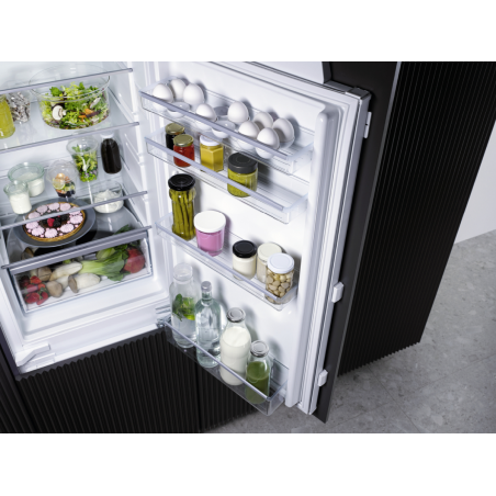 MIELE K 7304 E Selection Kühlschrank (E, 1221 mm hoch, Weiß)